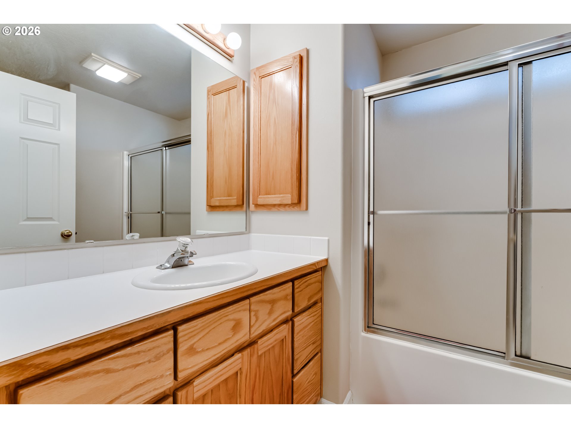 3593 Lawrence Street Eugene, OR 97405 - Photo 19 of 33 Bathroom