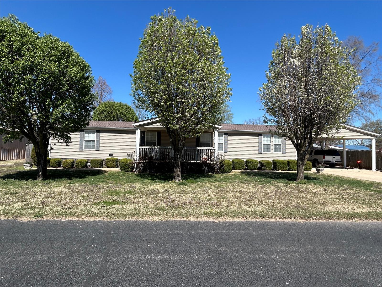 17531 Division Street Kennett, MO 63857 - Photo 2 of 24