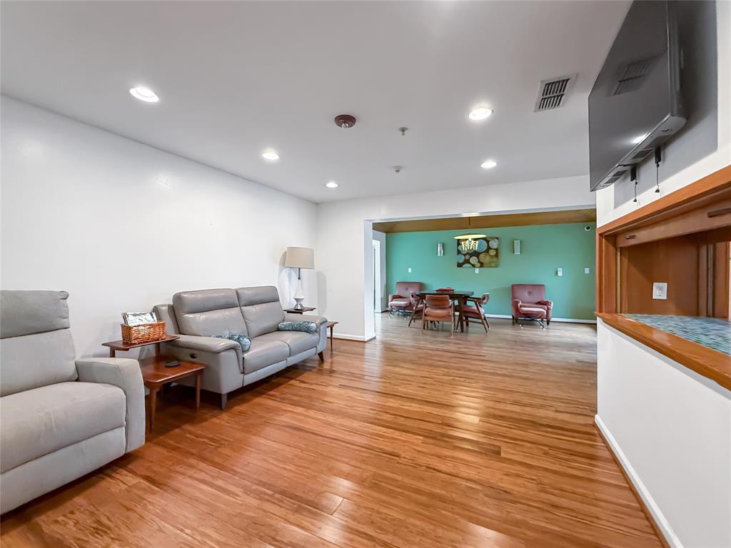 921 Northwest 9th Street Grand Prairie, TX 75050 - Photo 16 of 40