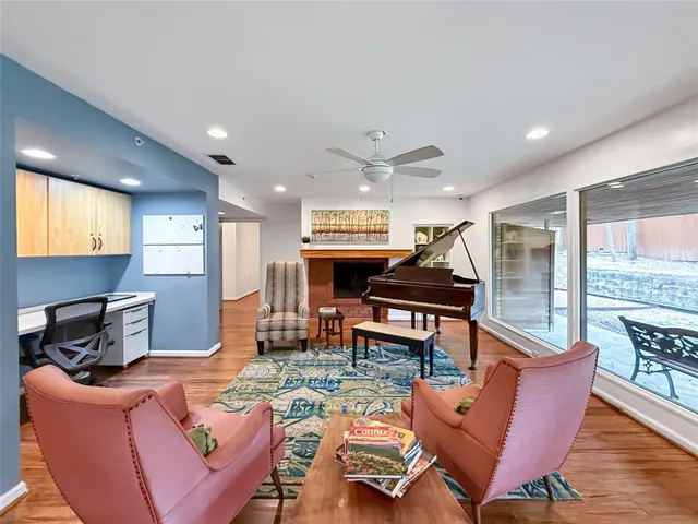 $675,000 | 921 Northwest 9th Street, Grand Prairie, TX 75050