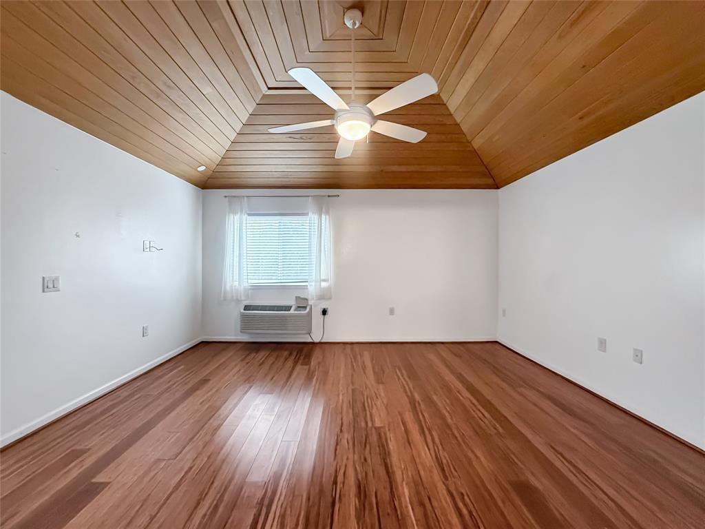 921 Northwest 9th Street Grand Prairie, TX 75050 - Photo 21 of 40