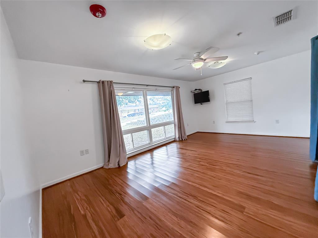 921 Northwest 9th Street Grand Prairie, TX 75050 - Photo 32 of 40