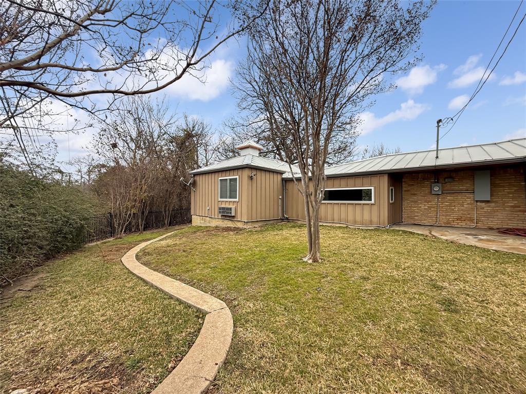 921 Northwest 9th Street Grand Prairie, TX 75050 - Photo 37 of 40