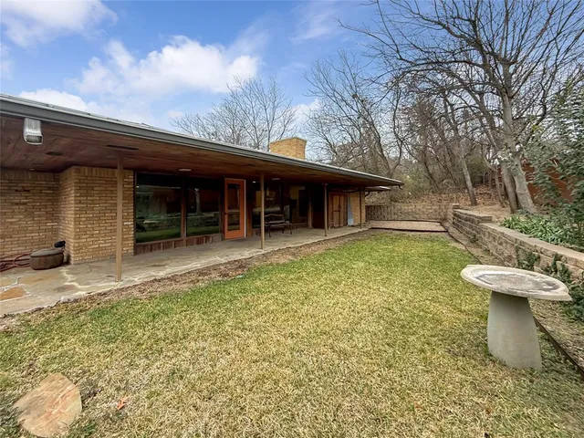 $675,000 | 921 Northwest 9th Street, Grand Prairie, TX 75050