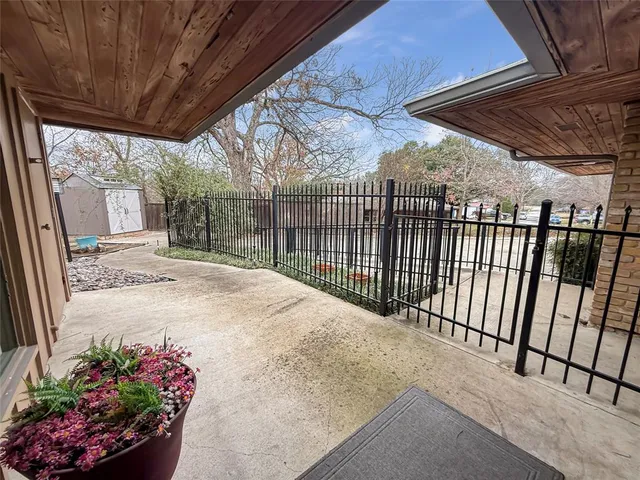 $675,000 | 921 Northwest 9th Street, Grand Prairie, TX 75050