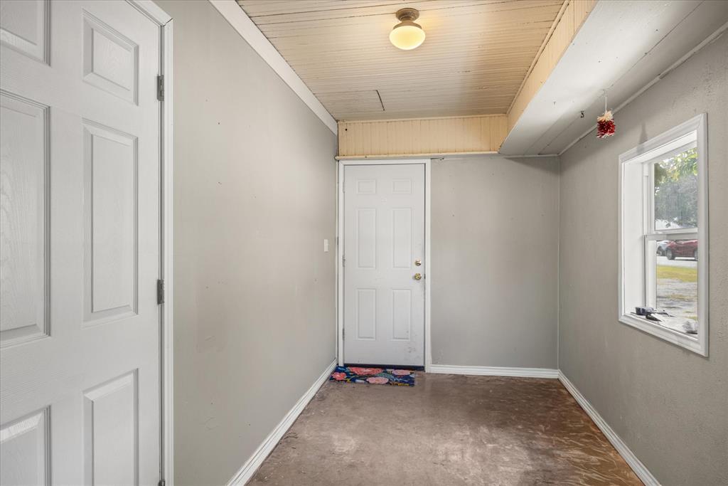 625 South Lillian Stephenville, TX 76401 - Photo 20 of 34 a view of an empty room