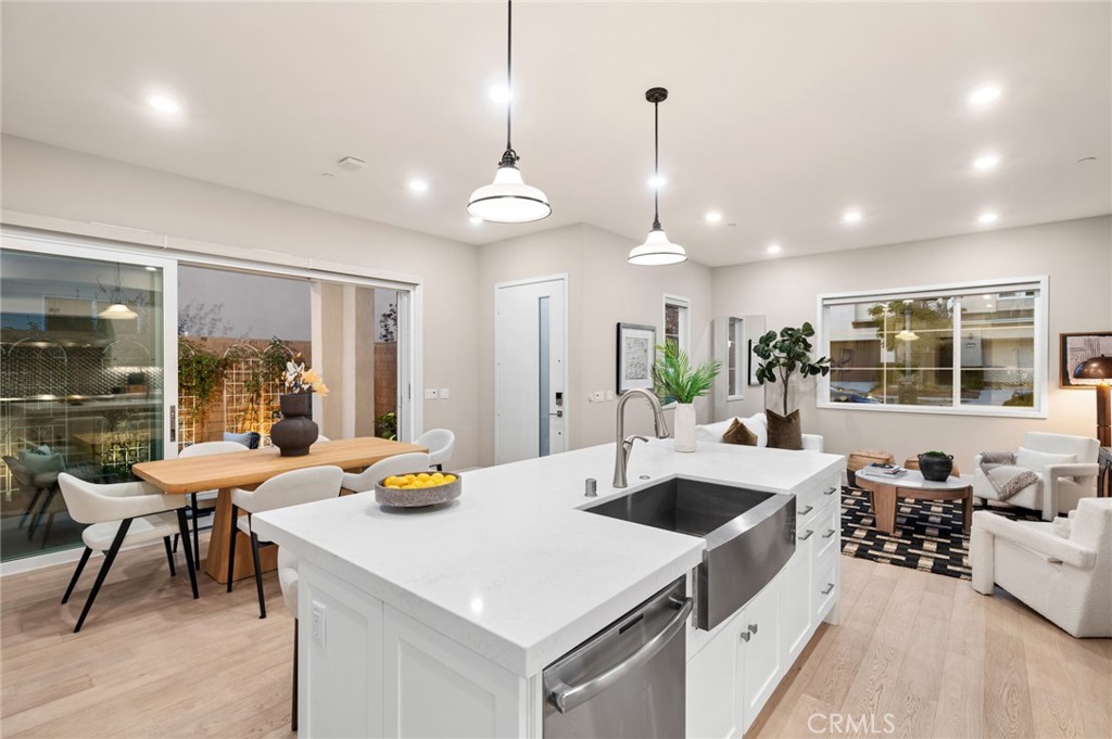 157 Crossover Irvine, CA 92618 - Photo 2 of 72