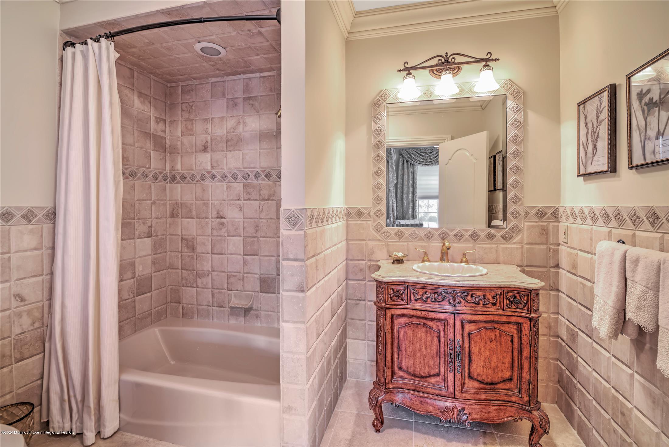 35 Rancho Polo Colts Neck, NJ 07722 - Photo 29 of 56 GUEST SUITE BATHROOM