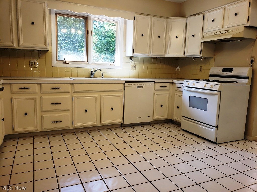 4450 Ridgewood Road Akron, OH 44321 - Photo 8 of 31