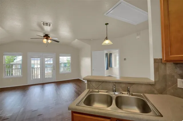 $1,575 | 1900 Scofield Ridge Parkway, Unit 3401, Austin, TX 78727