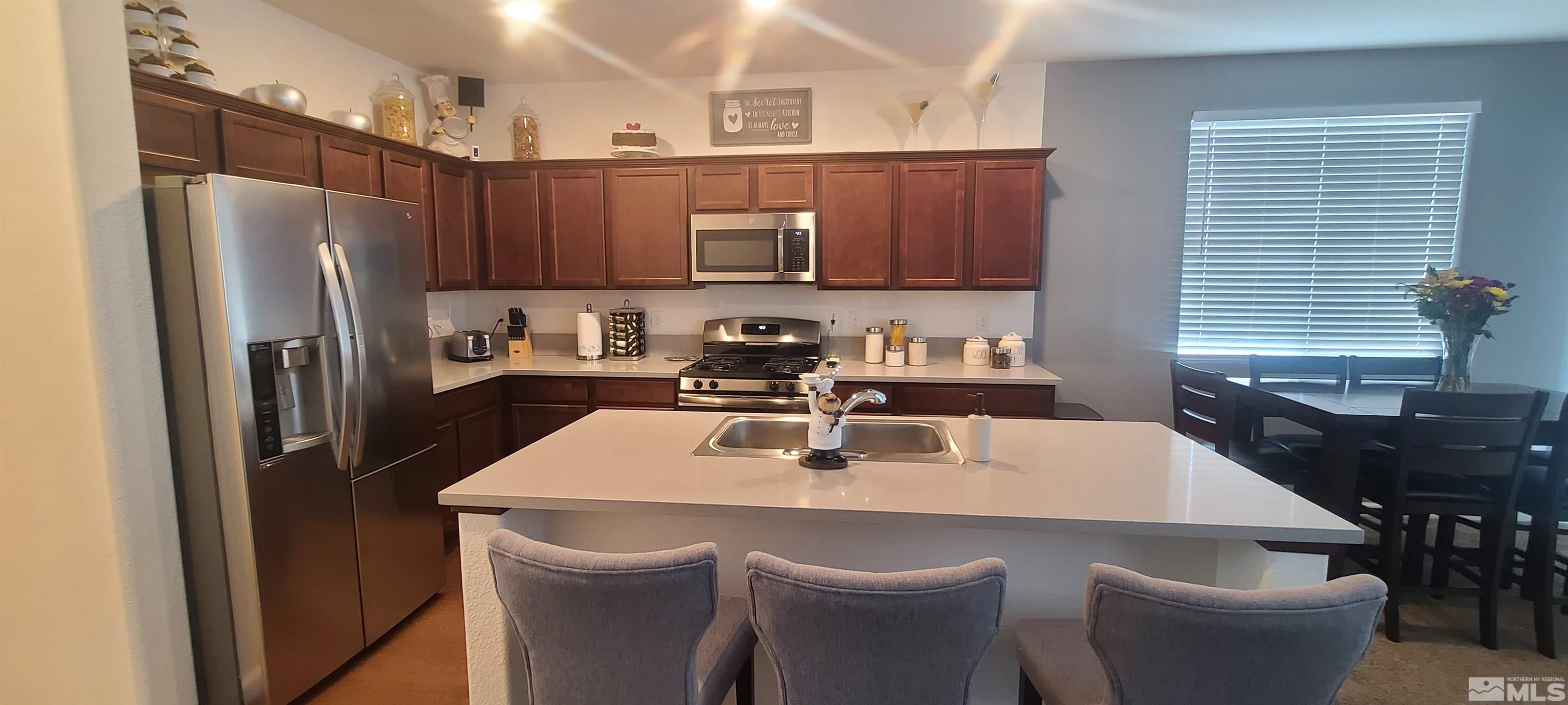9270 Atoll Drive Reno, NV 89506 - Photo 8 of 25 Photo 10