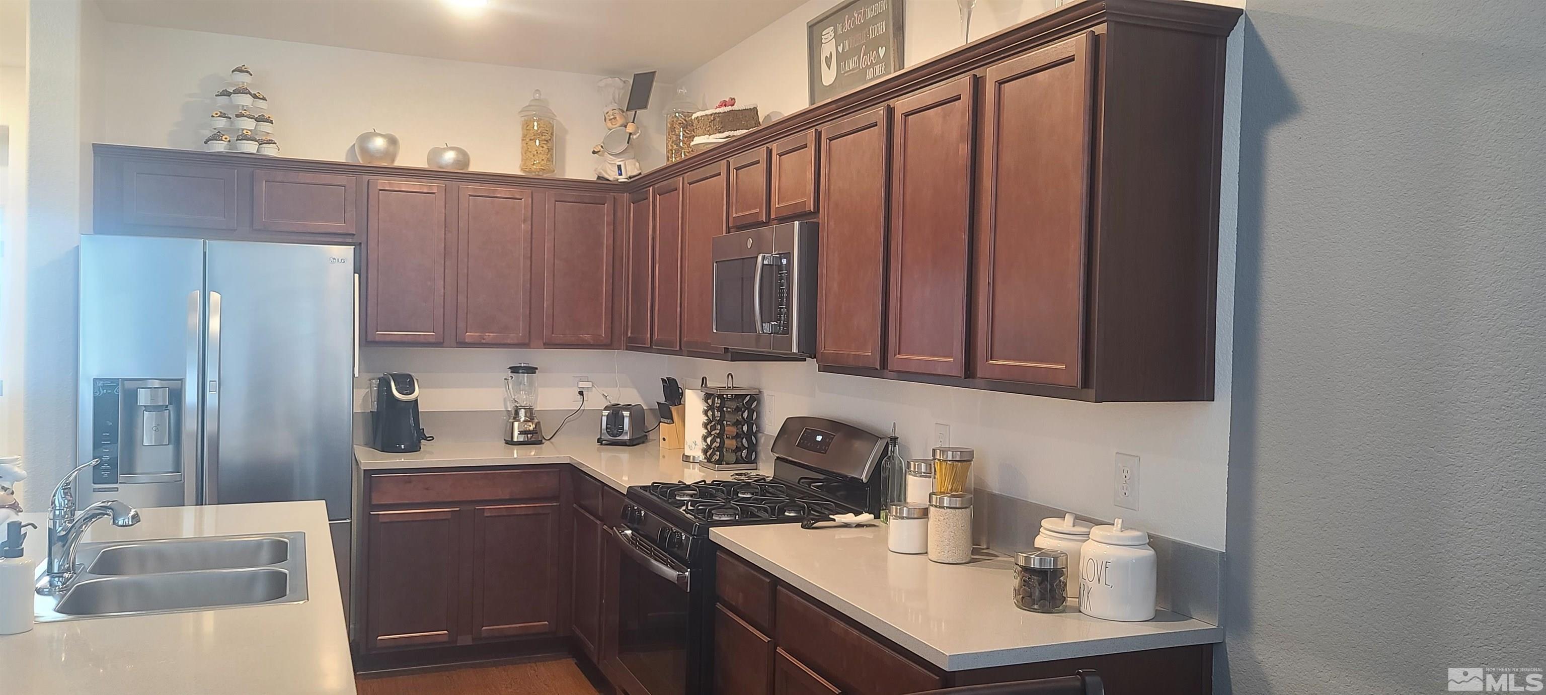 9270 Atoll Drive Reno, NV 89506 - Photo 10 of 25 Photo 12