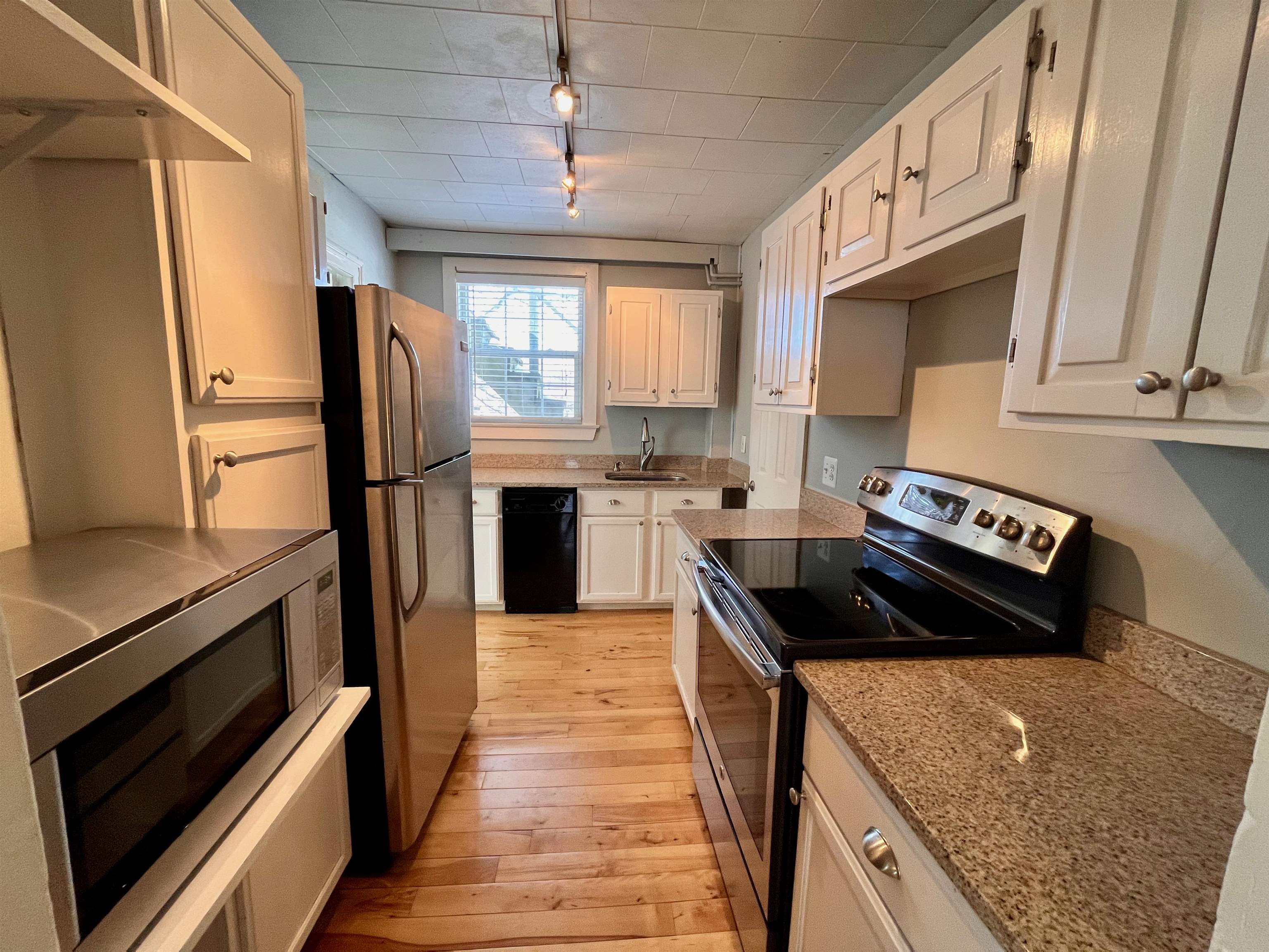 9 Prospect Street, Unit 4 Portsmouth, NH 03801 - Photo 12 of 22
