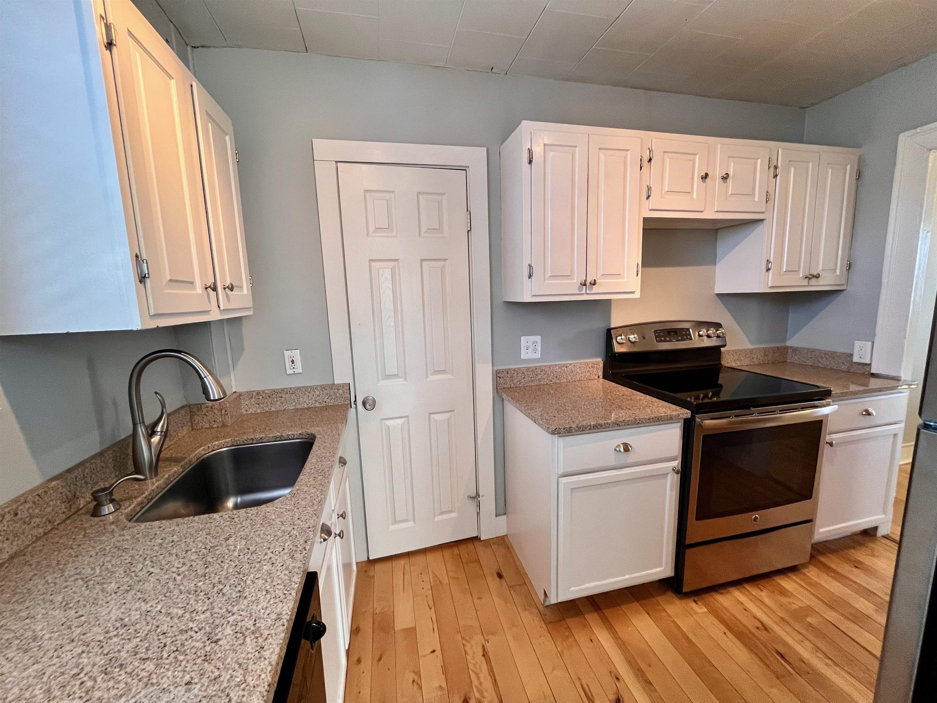 9 Prospect Street, Unit 4 Portsmouth, NH 03801 - Photo 14 of 22