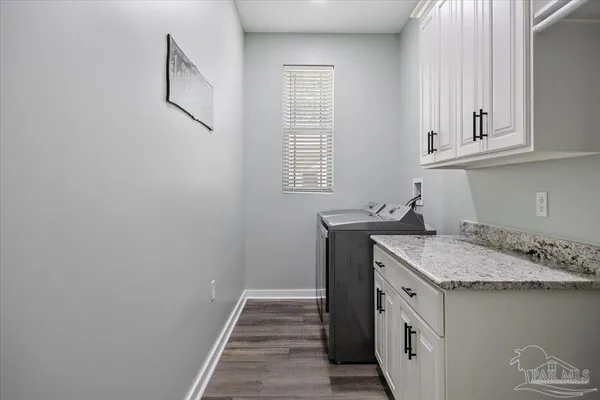$925,000 | 5923 Michael Drive, Milton, FL 32583