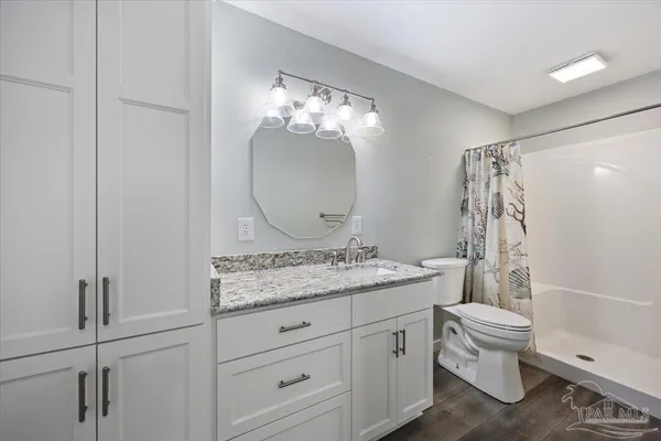 $925,000 | 5923 Michael Drive, Milton, FL 32583