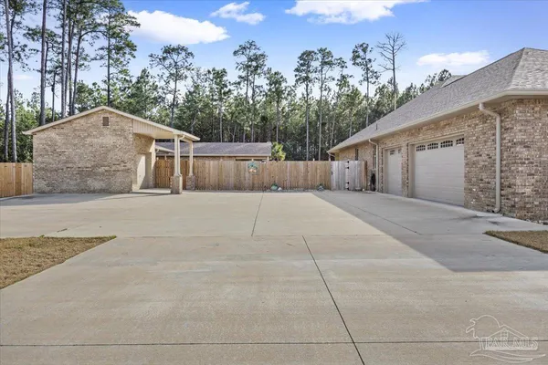 $925,000 | 5923 Michael Drive, Milton, FL 32583