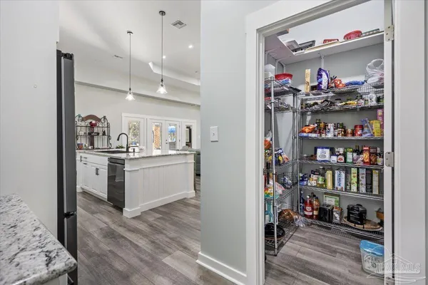 $925,000 | 5923 Michael Drive, Milton, FL 32583