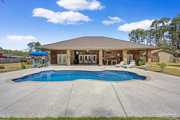 $925,000 | 5923 Michael Drive, Milton, FL 32583