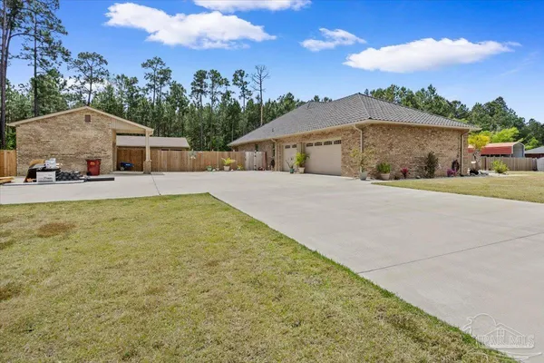 $925,000 | 5923 Michael Drive, Milton, FL 32583