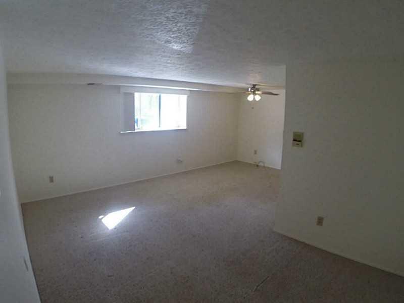 505 Hunters Path Road, Unit 11 Bridgeville, PA 15017 - Photo 3 of 13 Living Room.