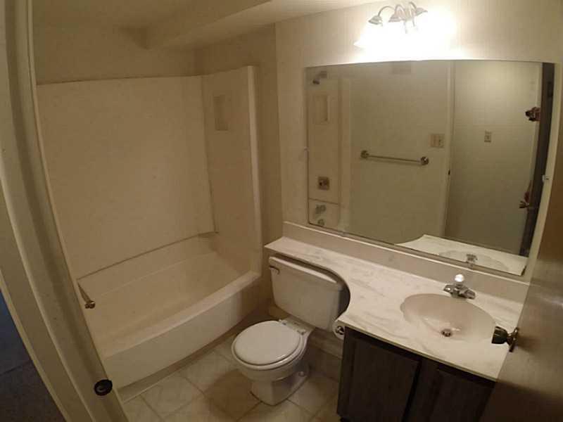 505 Hunters Path Road, Unit 11 Bridgeville, PA 15017 - Photo 6 of 13 Master Bath/Spa.