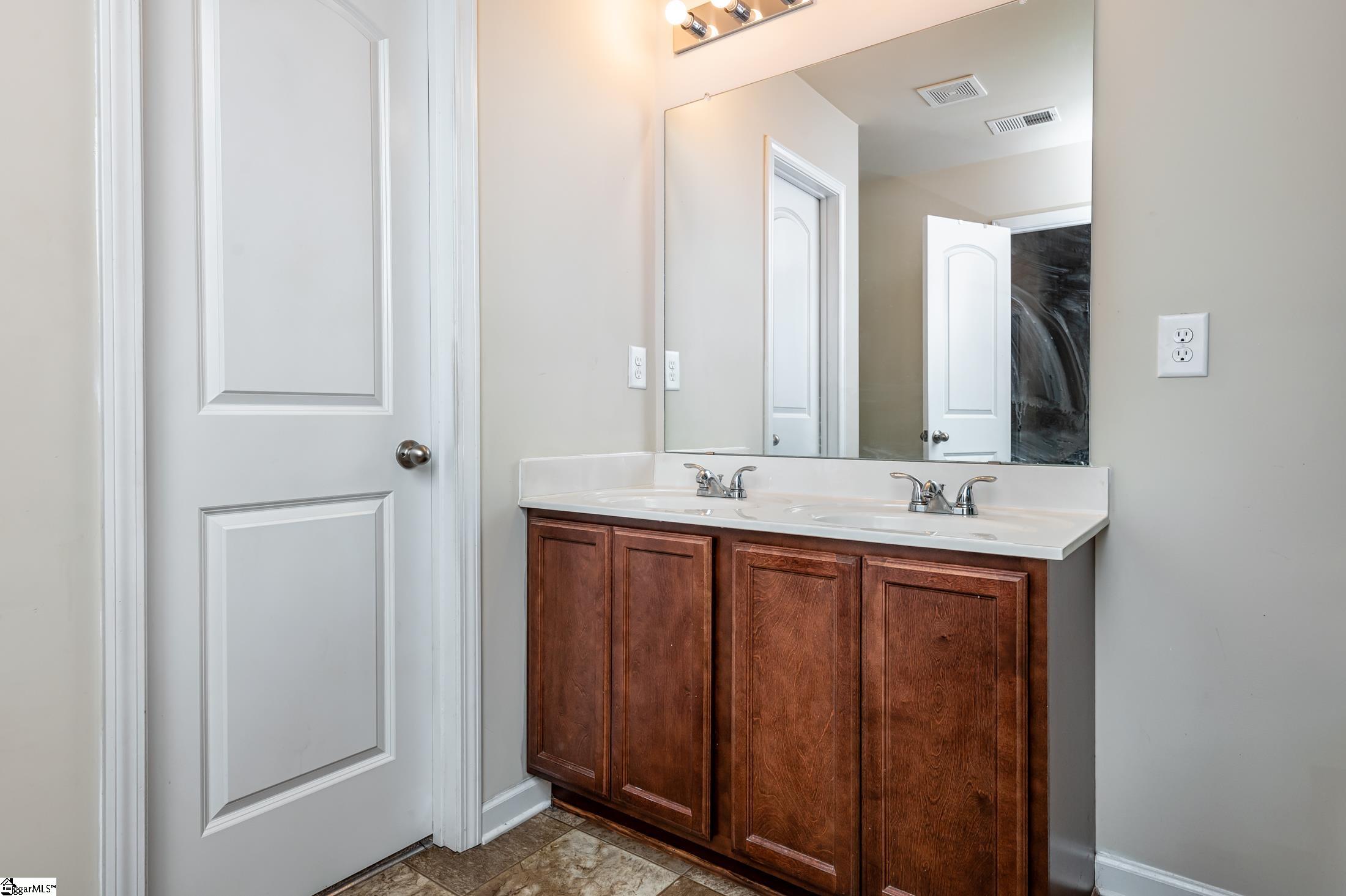 213 Old Timber Road Woodruff, SC 29388 - Photo 14 of 18 Gallery Image 14