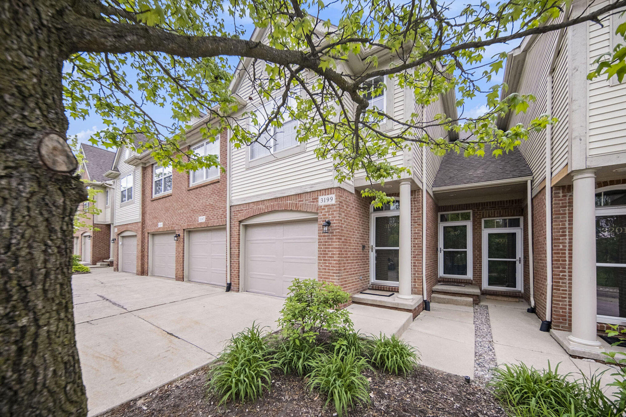 3197 Asher Road Ann Arbor, MI 48104 - Photo 3 of 28 003_sbp_108_416