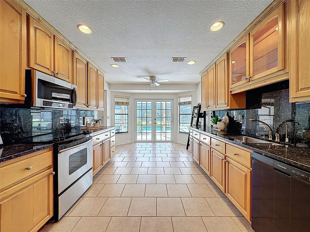 6910 Daubon Court New Port Richey, FL 34655 - Photo 16 of 68