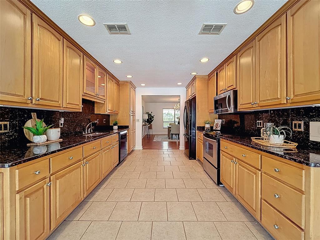 6910 Daubon Court New Port Richey, FL 34655 - Photo 19 of 68