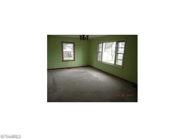 716 Rapp Street Thomasville, NC 27360 - Photo 3 of 4 Living Room.