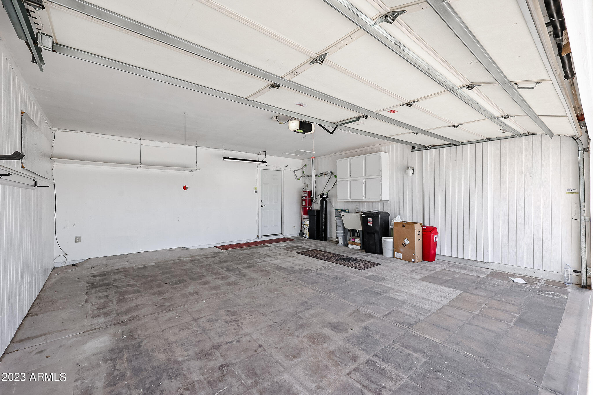 10838 West White Mountain Road Sun City, AZ 85351 - Photo 29 of 34 Garage