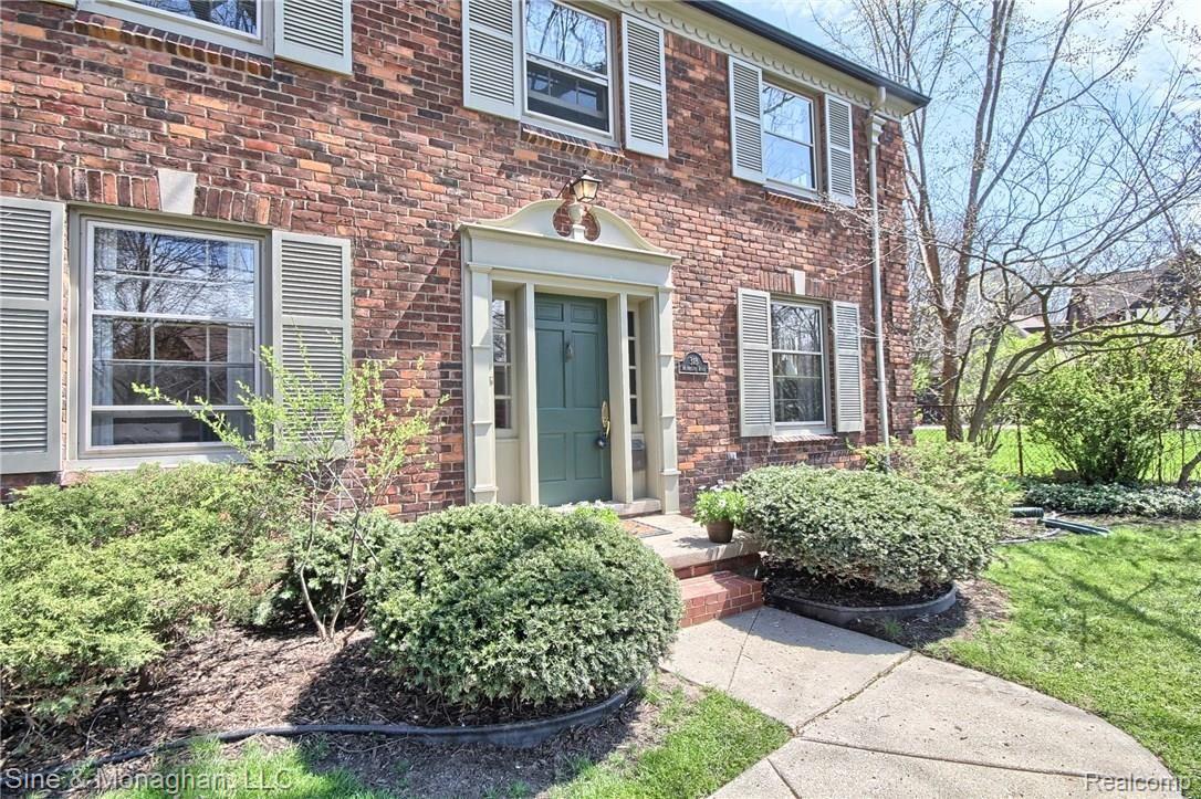 318 McMillan Road Grosse Pointe, MI 48236 - Photo 3 of 34 Front_Entrance.jpg