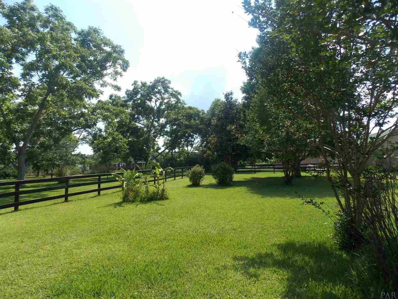 9639 Rebel Road Pensacola, FL 32526 - Photo 2 of 50 Gallery Image 2