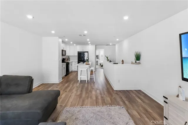 $393,000 | 466 North Glenwood Avenue, Rialto, CA 92376