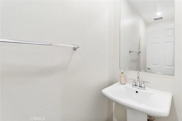 $393,000 | 466 North Glenwood Avenue, Rialto, CA 92376