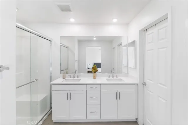 $393,000 | 466 North Glenwood Avenue, Rialto, CA 92376