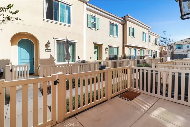 $393,000 | 466 North Glenwood Avenue, Rialto, CA 92376