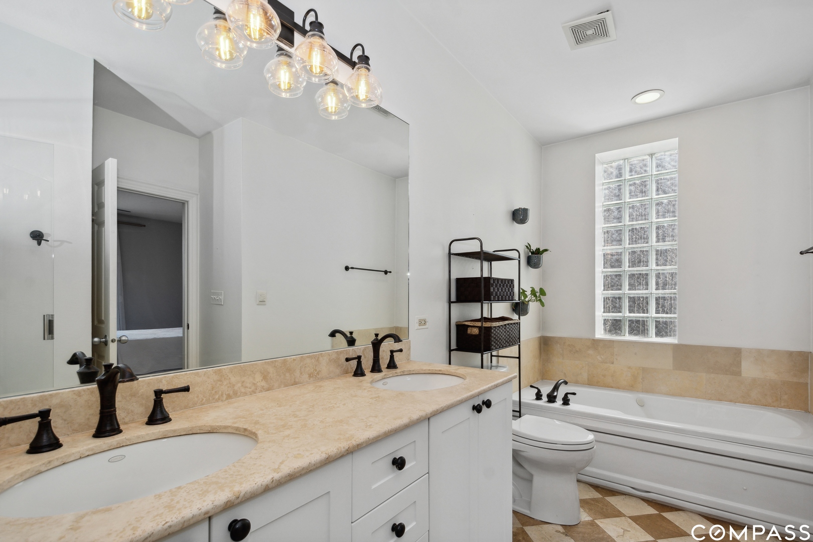 2147 West Rice Street, Unit 2E Chicago, IL 60622 - Photo 11 of 16