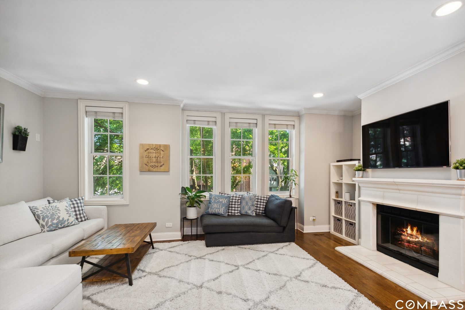 2147 West Rice Street, Unit 2E Chicago, IL 60622 - Photo 3 of 16