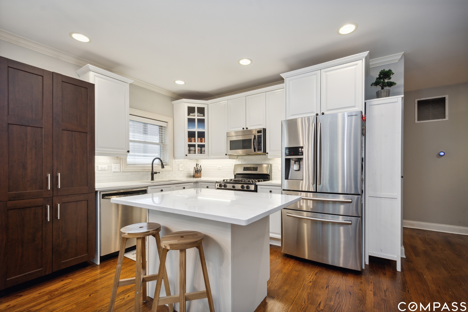 2147 West Rice Street, Unit 2E Chicago, IL 60622 - Photo 6 of 16