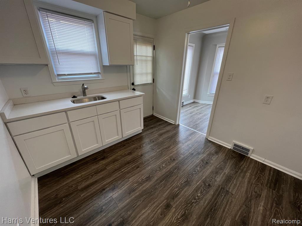 21770-72 Moross Road Grosse Pointe, MI 48236 - Photo 4 of 14 Gallery Image 4