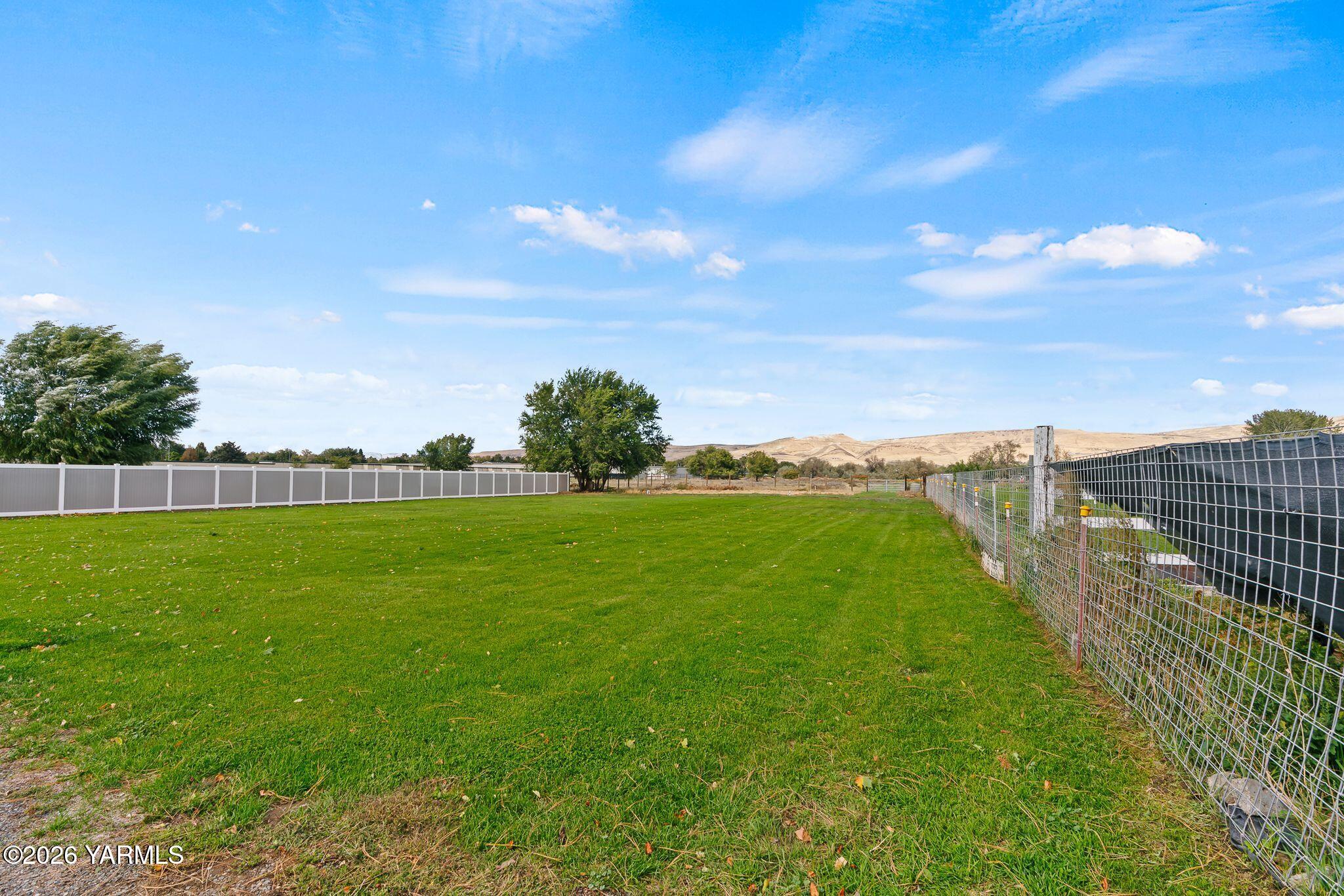 3807 West Birchfield Road Yakima, WA 98901 - Photo 28 of 31 3807 W Birchfield Rd-27