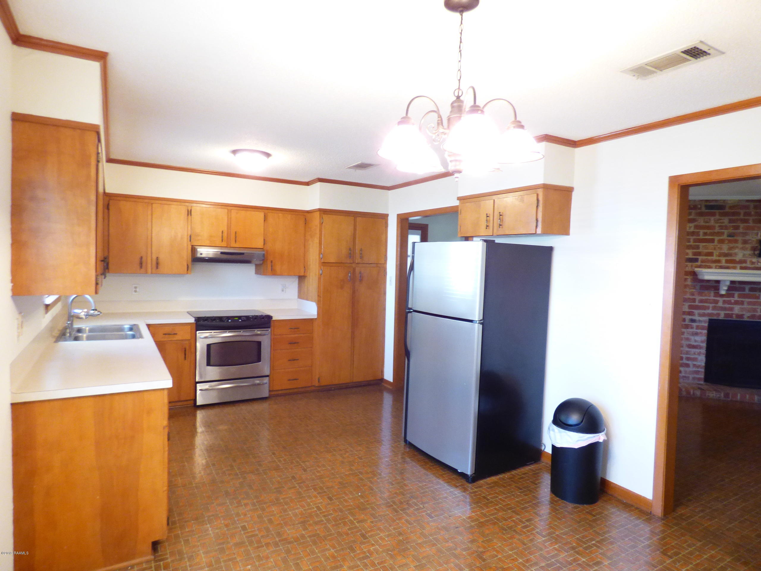 509 South Beau Pre Road Lafayette, LA 70508 - Photo 3 of 19 Gallery Image 3