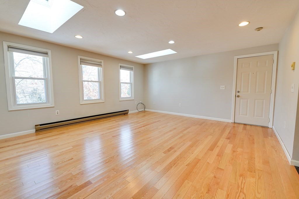 6 Inverness Avenue, Unit 9 Worcester, MA 01604 - Photo 5 of 19 Gallery Image 5