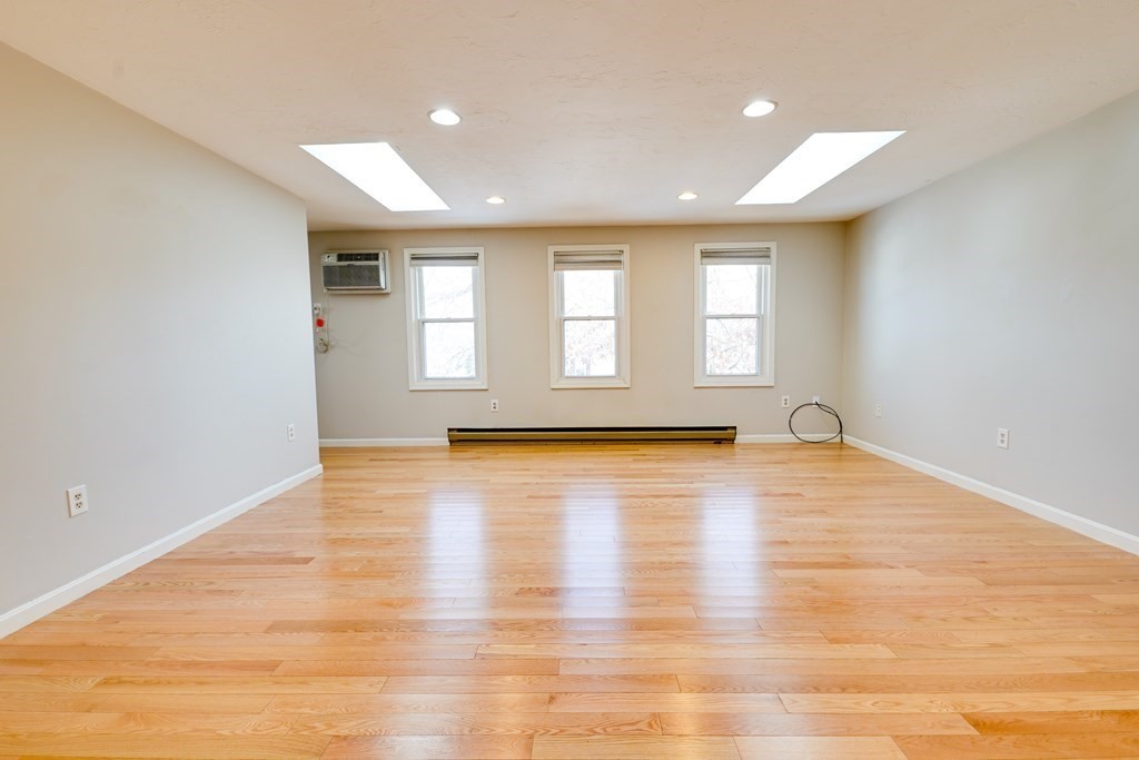 6 Inverness Avenue, Unit 9 Worcester, MA 01604 - Photo 6 of 19 Gallery Image 6