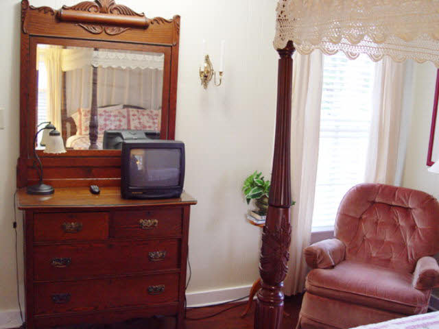 107 George Street Fairhope, AL 36532 - Photo 14 of 20 Bedroom