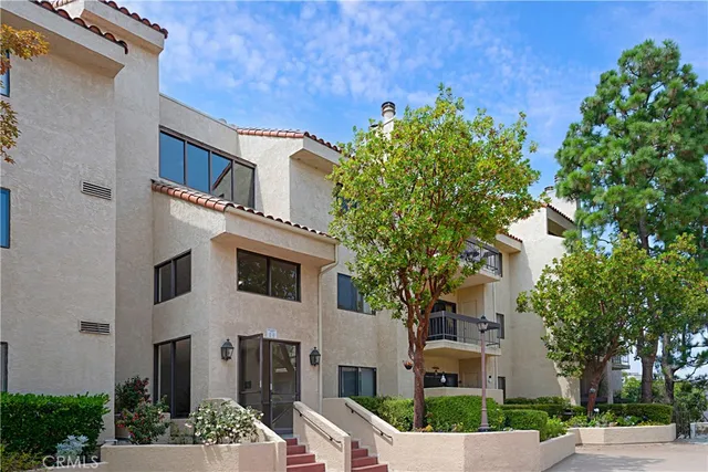 $995,000 | 8180 Manitoba Street, Unit 350, Playa del Rey, CA 90293