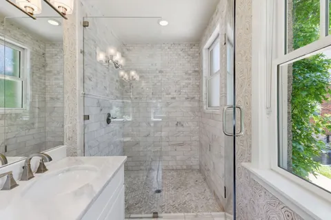 $1,175,000 | 1111 A Graybar Lane, Nashville, TN 37204