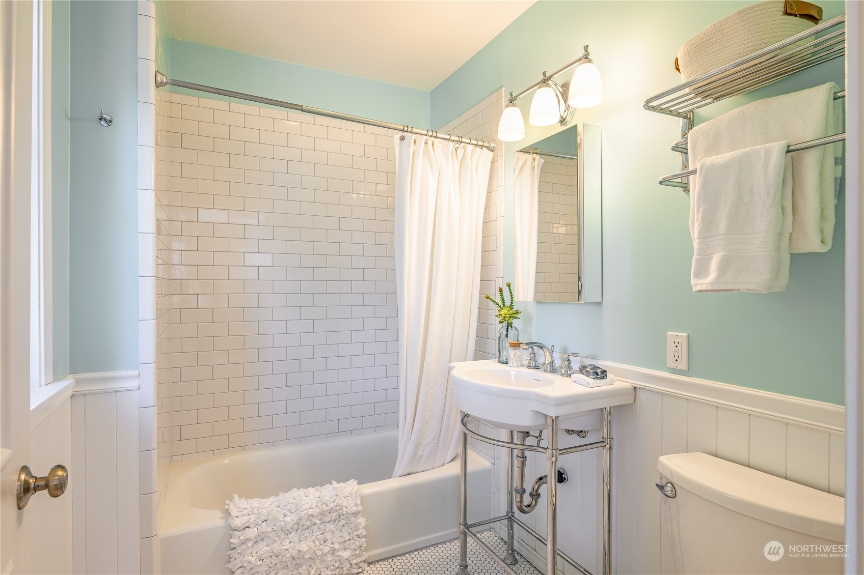 927 North 87th Street Seattle, WA 98103 - Photo 12 of 39 Gallery Image 12